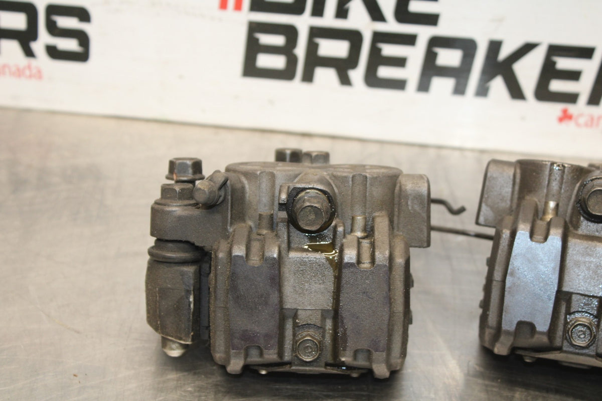 84 HONDA INTERCEPTOR 1000 VF1000F RIGHT LEFT FRONT BRAKE CALIPER SET PAIR BB878