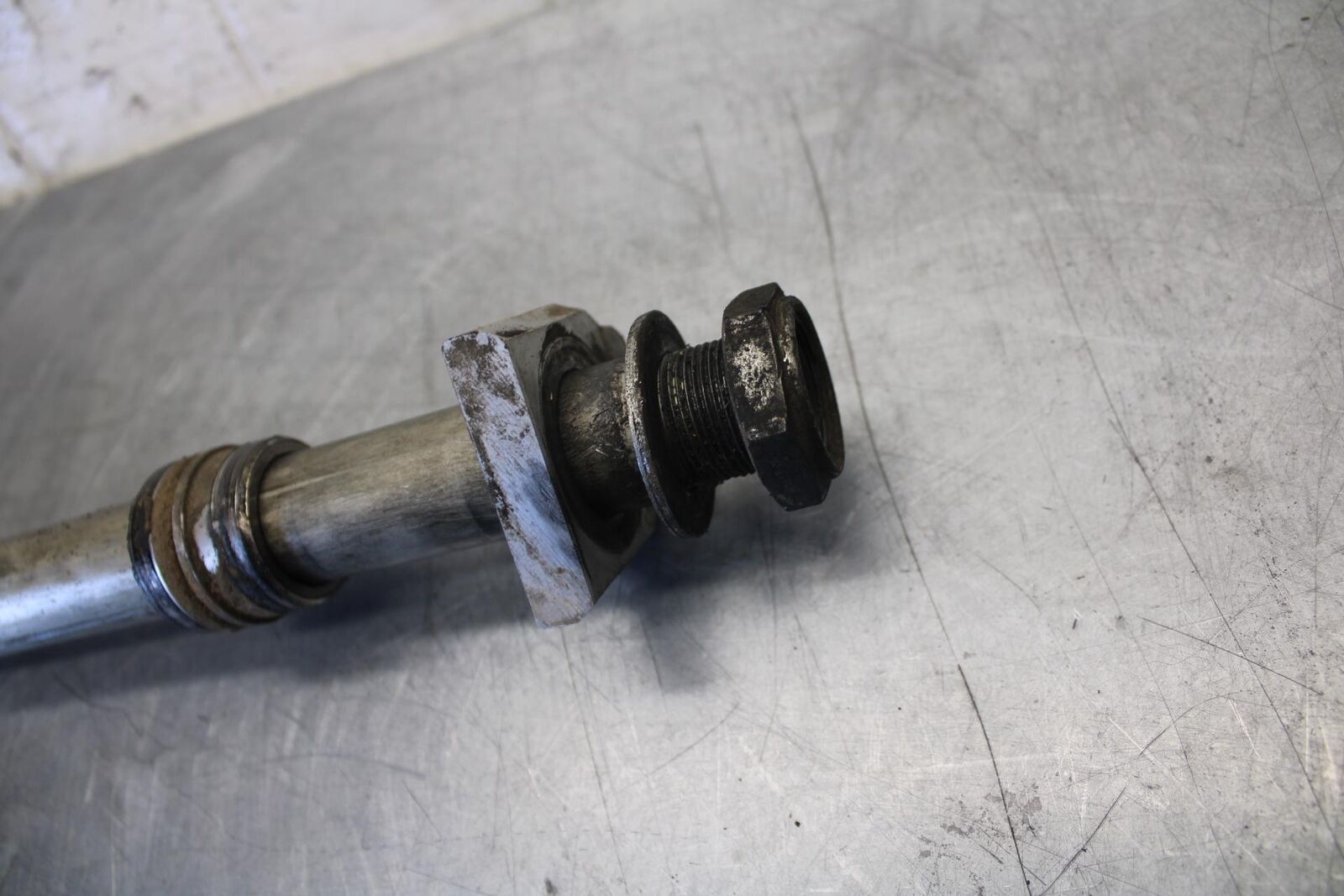 2016 Suzuki Bandit GSF1250SA ABS REAR AXLE BACK WHEEL RIM PIVOT BOLT AXEL BB509