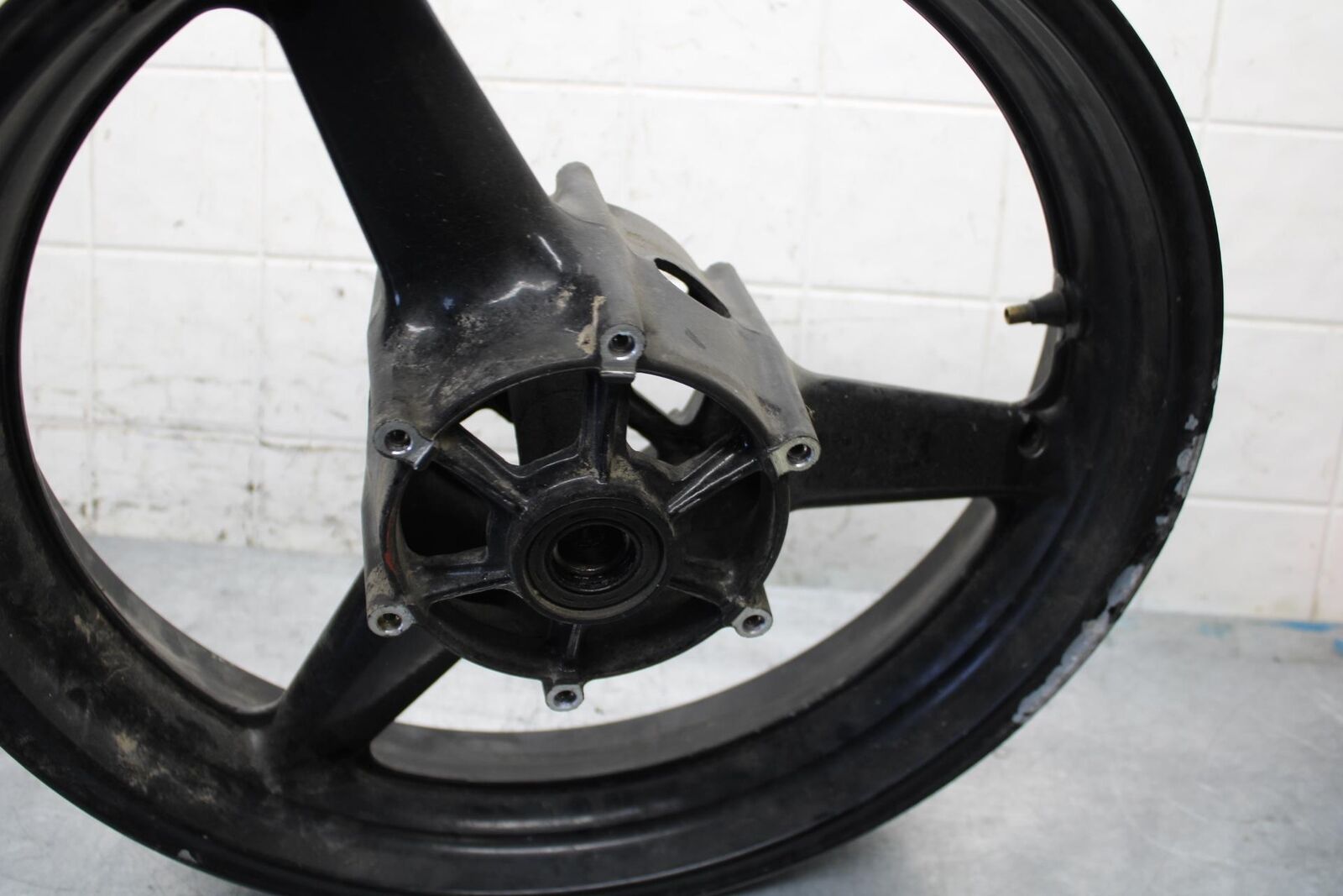 2000 Yamaha YZF R6 FRONT WHEEL BB558