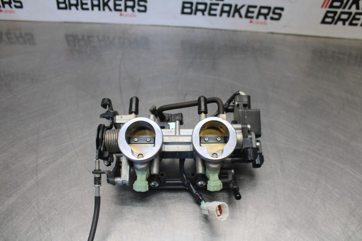 23 KAWASAKI NINJA 650 EX650 MAIN FUEL INJECTORS / THROTTLE BODIES BB920