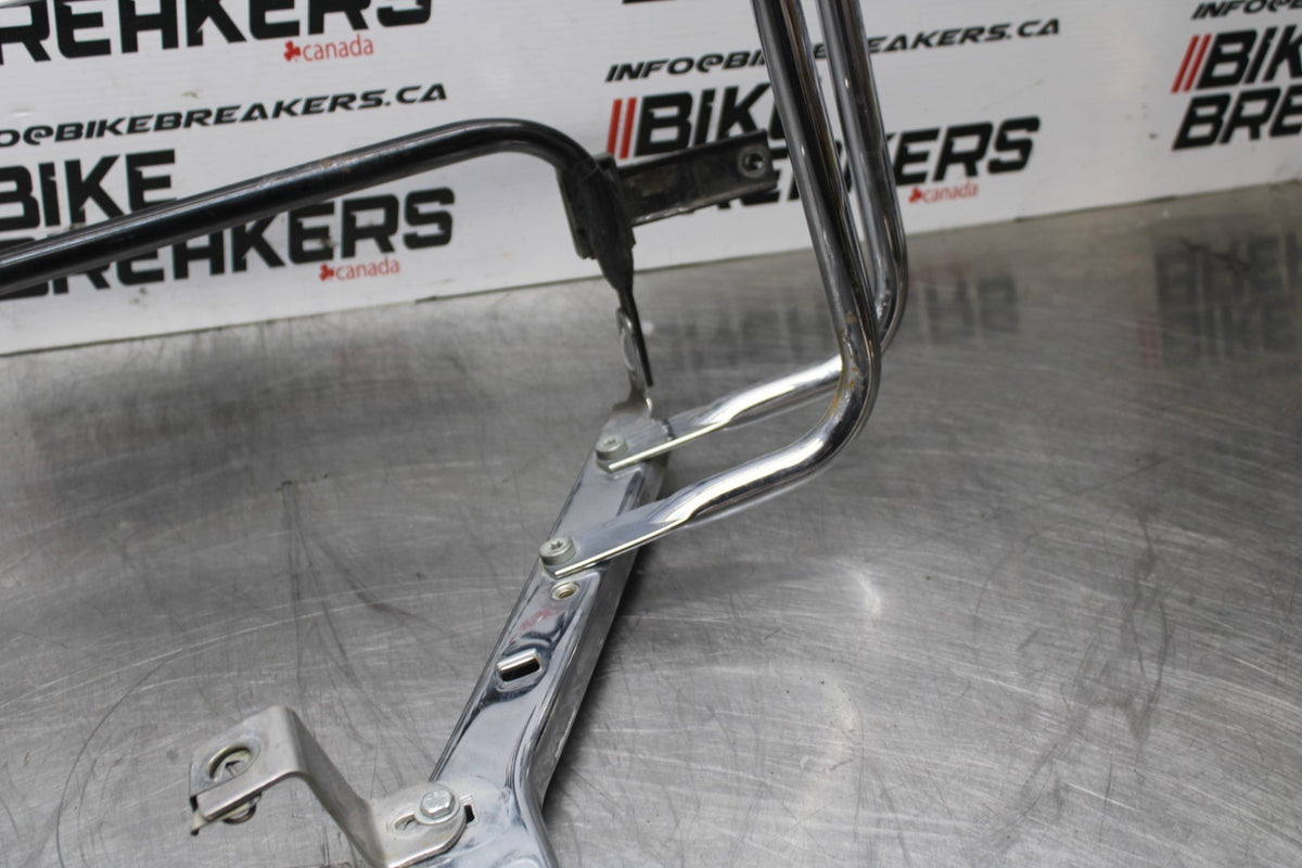 99-00 HARLEY-DAVIDSON ELECTRA GLIDE FLHT SADDLEBAG CASE MOUNTING BRACKET BB805