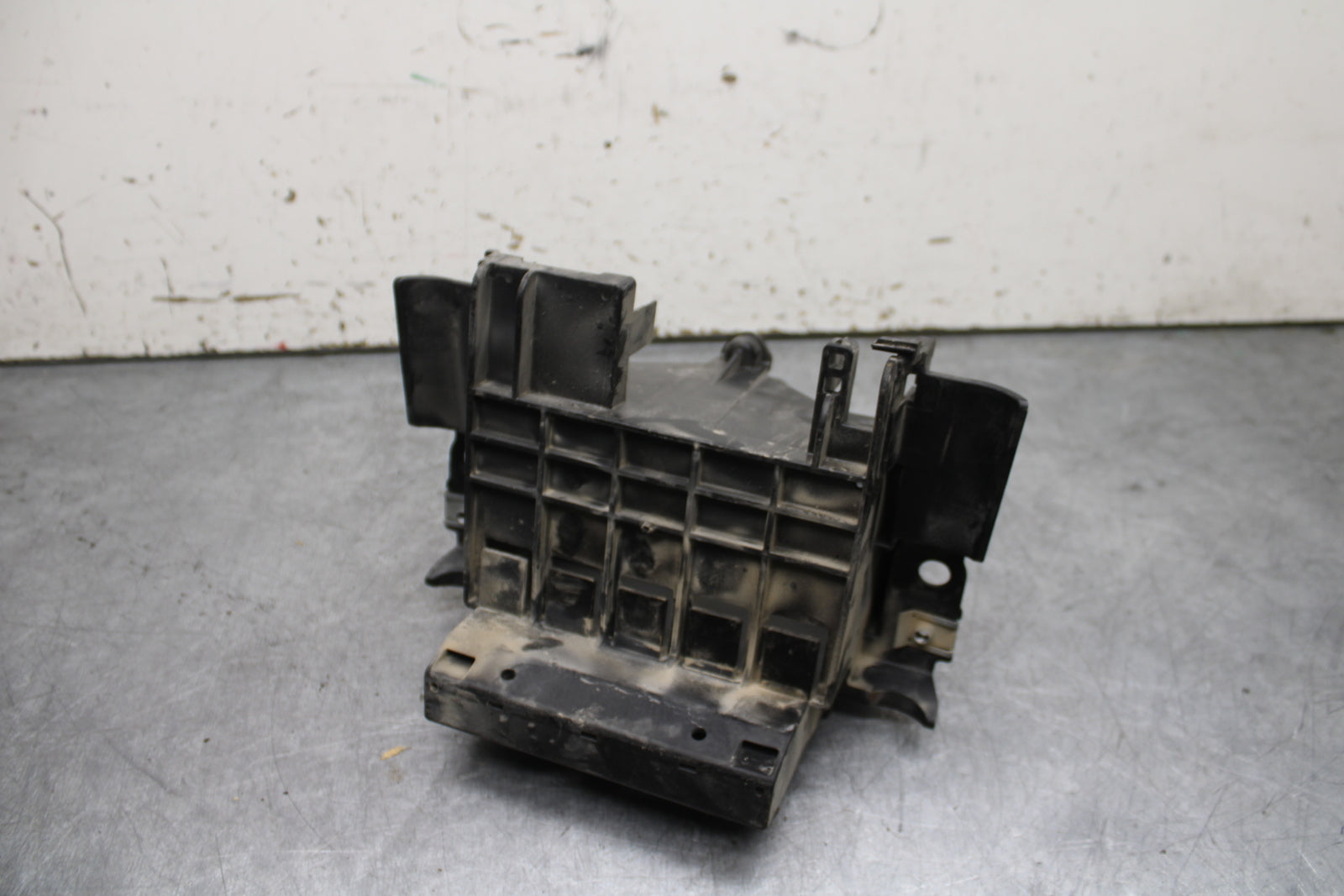 21-24 KTM 890 ADVENTURE R REAR BACK TAIL UNDERTAIL BATTERY TRAY PLASTIC BB723