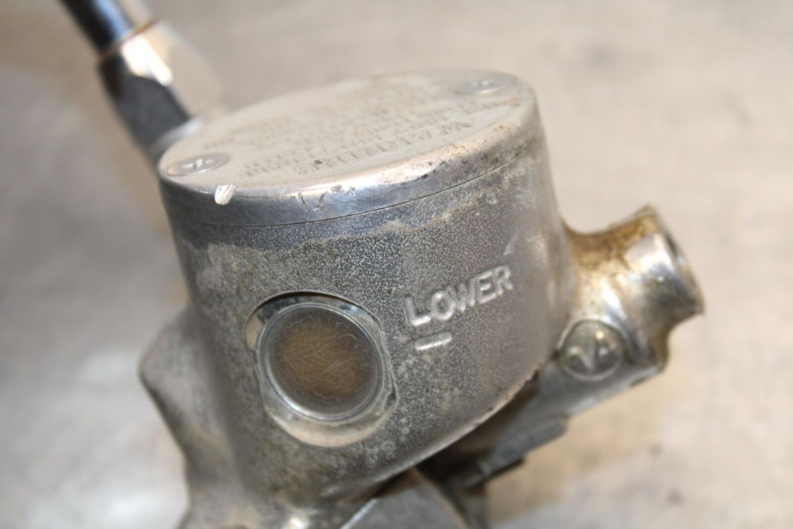 2005 Kawasaki Vulcan 1500 VN1500N FRONT BRAKE MASTER FLUID RESERVOIR BB576