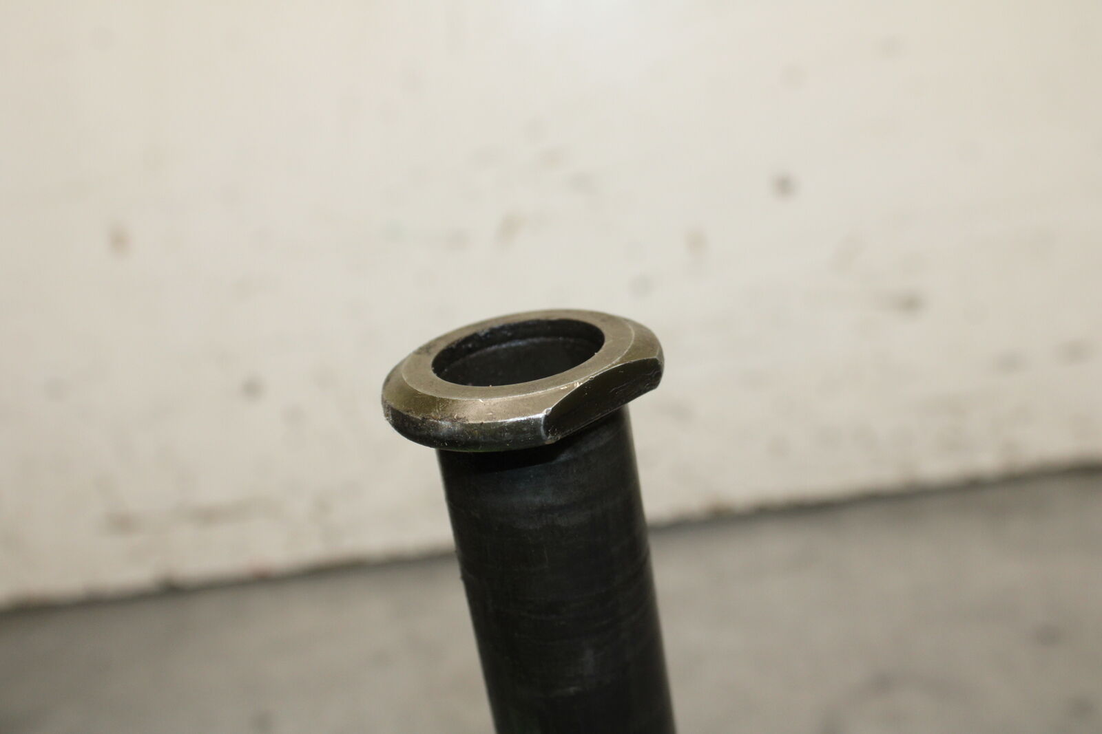 06-07 YAMAHA YZF R6 REAR AXLE BACK WHEEL RIM PIVOT BOLT AXEL BB742