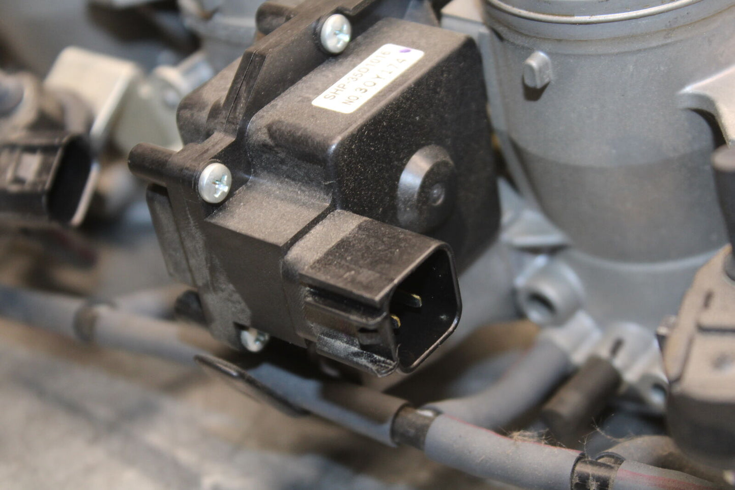 13-18 KAWASAKI NINJA ZX6R MAIN FUEL INJECTORS / THROTTLE BODIES 16163-0772 BB666