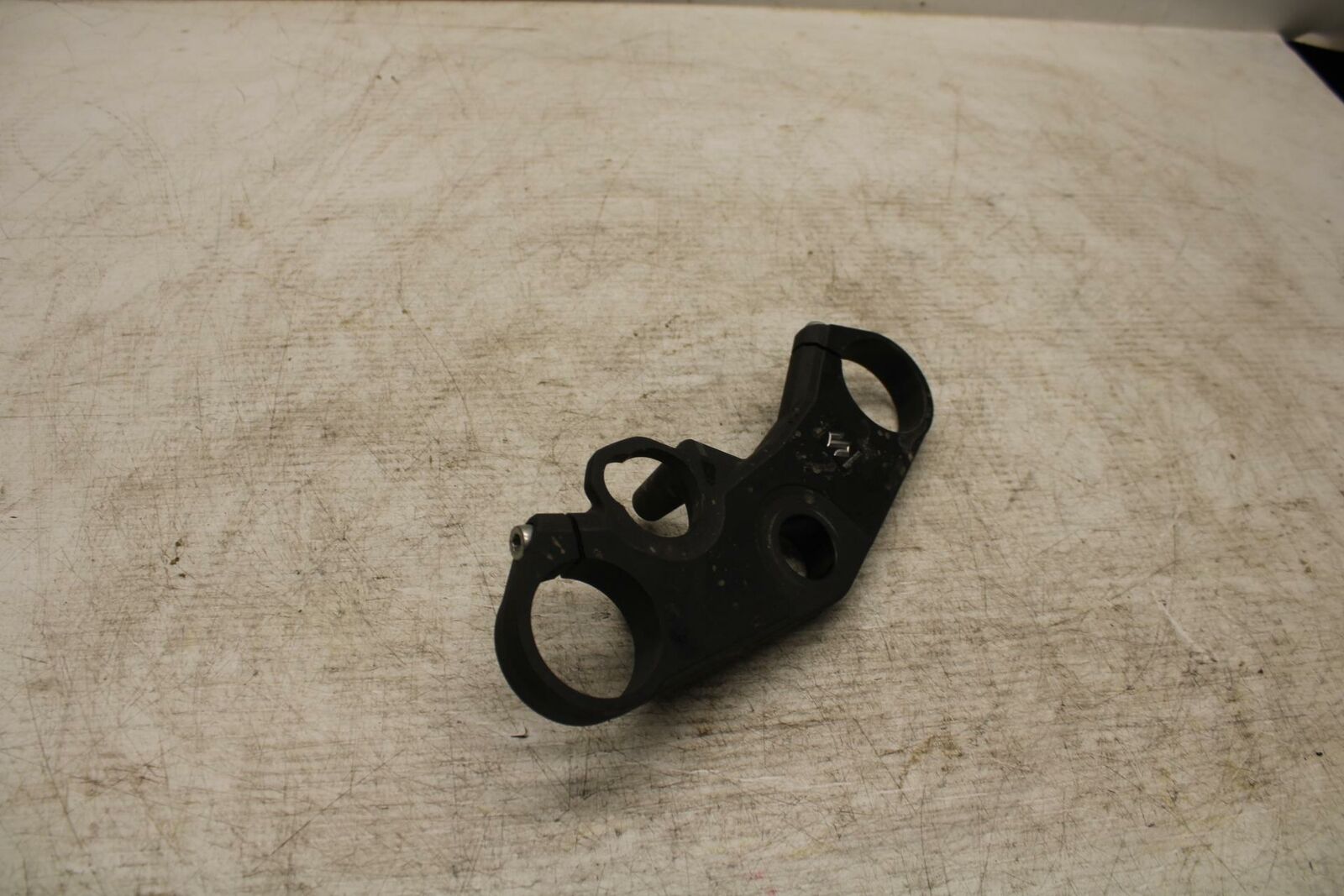 11-19 SUZUKI GSXR600 FORKS UPPER TRIPLE TREE CLAMP BB371