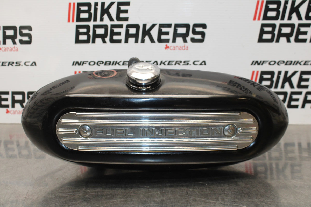 05 TRIUMPH ROCKET III ENGINE OIL TANK PAN BOX BB186