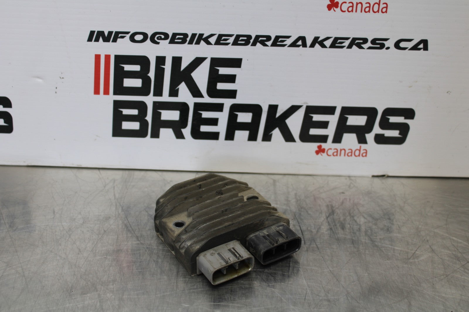 05 TRIUMPH ROCKET III RECTIFIER VOLTAGE REGULATOR BB186