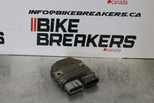 05 TRIUMPH ROCKET III RECTIFIER VOLTAGE REGULATOR BB186