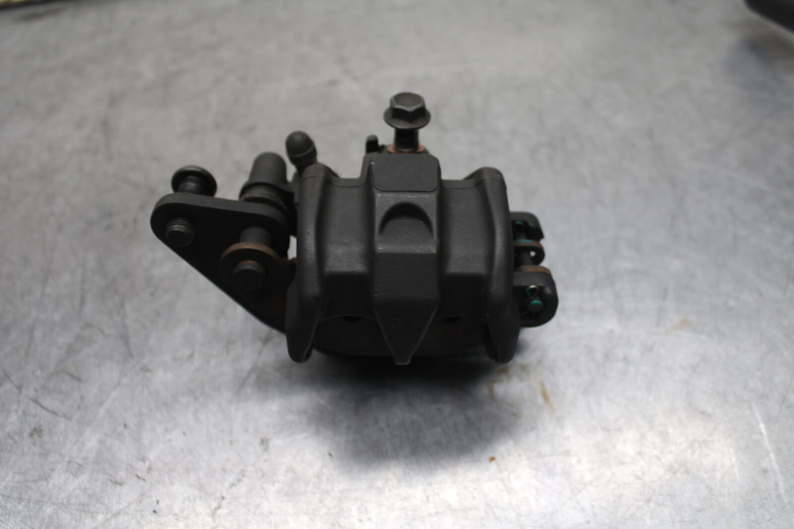 15-17 YAMAHA YZF R3 RIGHT FRONT BRAKE CALIPER BB111