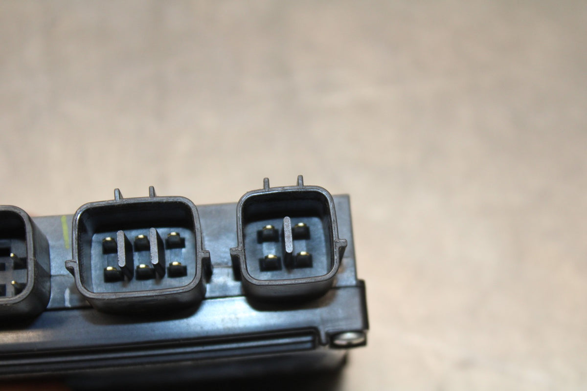 19-23 KAWASAKI NINJA ZX6R RELAY ASSEMBLY FUSE BOX BB188