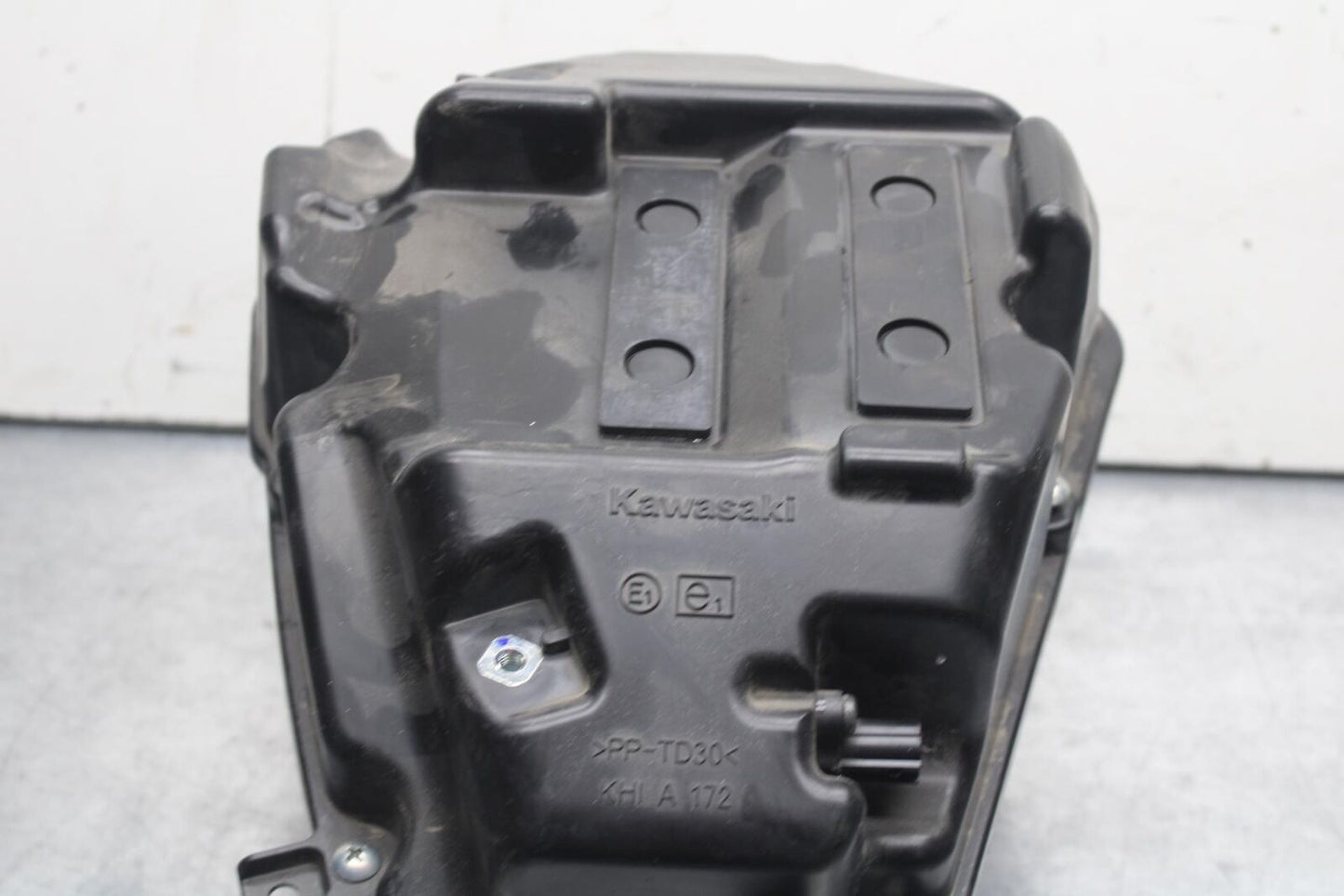 12-17 KAWASAKI ER-6N Z650 AIRBOX AIR INTAKE FILTER BOX BB607