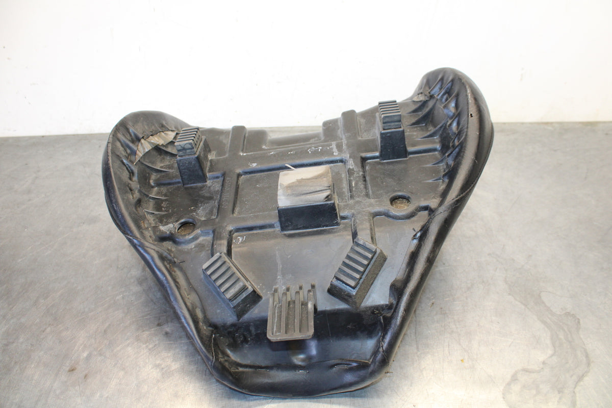 04 SUZUKI INTRUDER 800 FRONT DRIVERS SEAT BB758