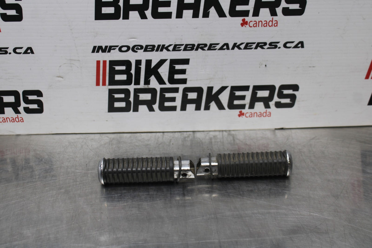 07 HONDA VTX1300R REAR PASSENGER FOOT STEP PEG SET PAIR BB825