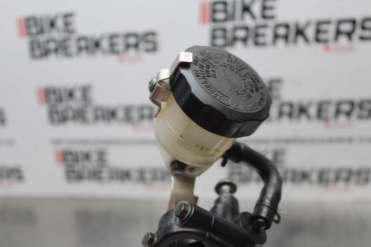 00 SUZUKI GSXR750 FRONT BRAKE MASTER CYLINDER w/ LEVER BB820