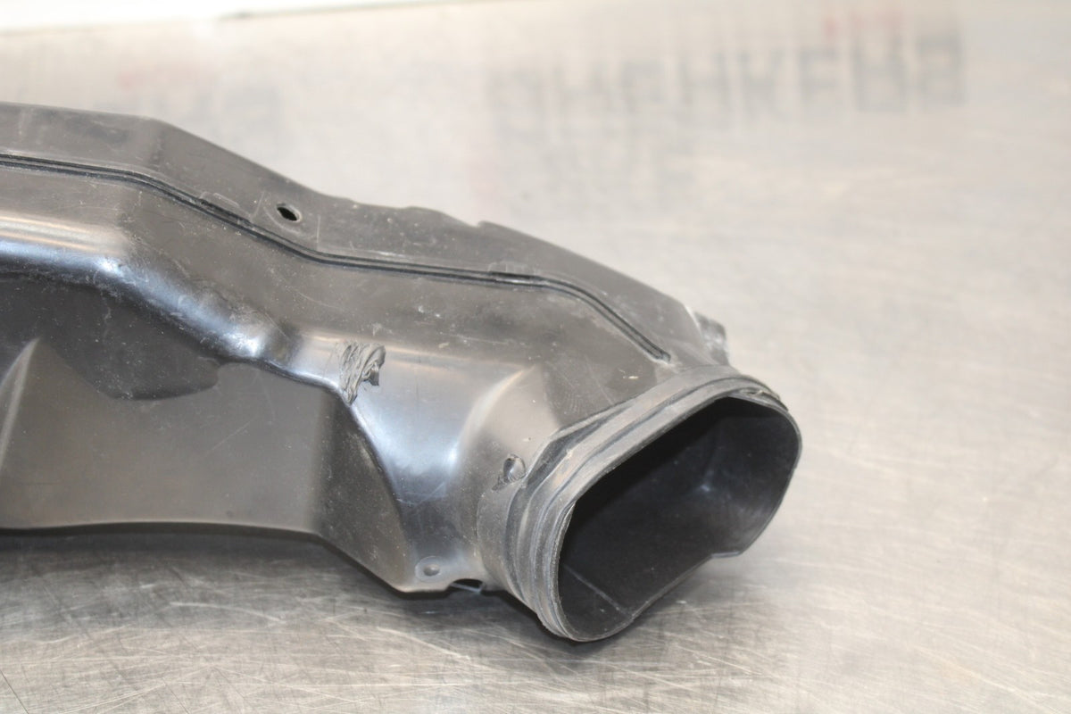 11-24 SUZUKI GSXR750 LEFT RAM AIR INTAKE DUCT TUBE BB630