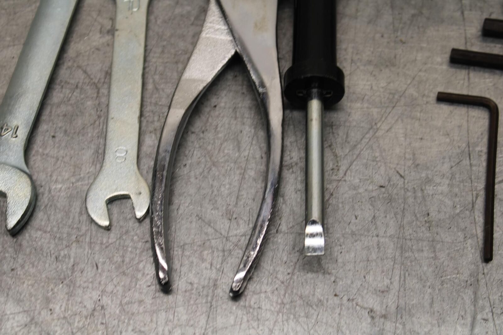06-14 YAMAHA ROADLINER S XV1900S STOCK TOOLS OEM TOOL BAG KIT SET BB619