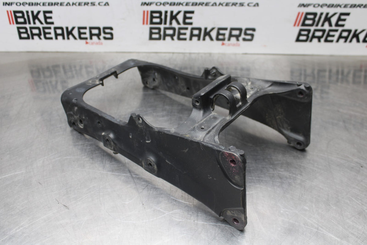 24-25 KAWASAKI NINJA ZX6R FRONT SUBFRAME SUB FRAME BB785