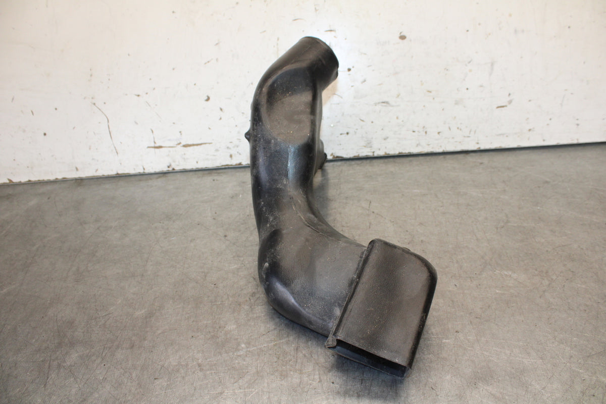 08-09 YAMAHA YZF R6S RIGHT RAM AIR INTAKE DUCT TUBE  BB690