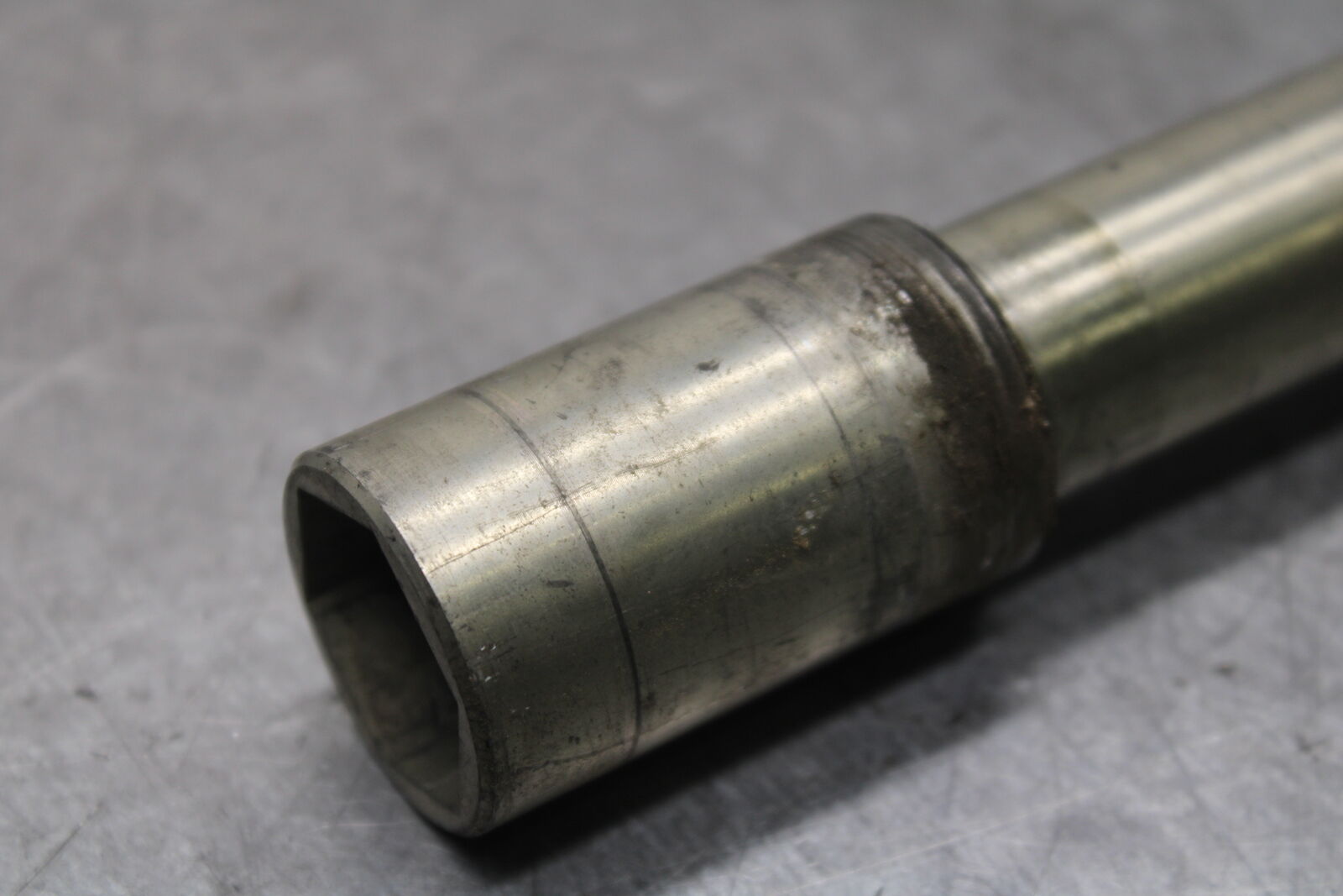 08-09 SUZUKI GSXR600 FRONT WHEEL RIM AXLE PIVOT BOLT BB728
