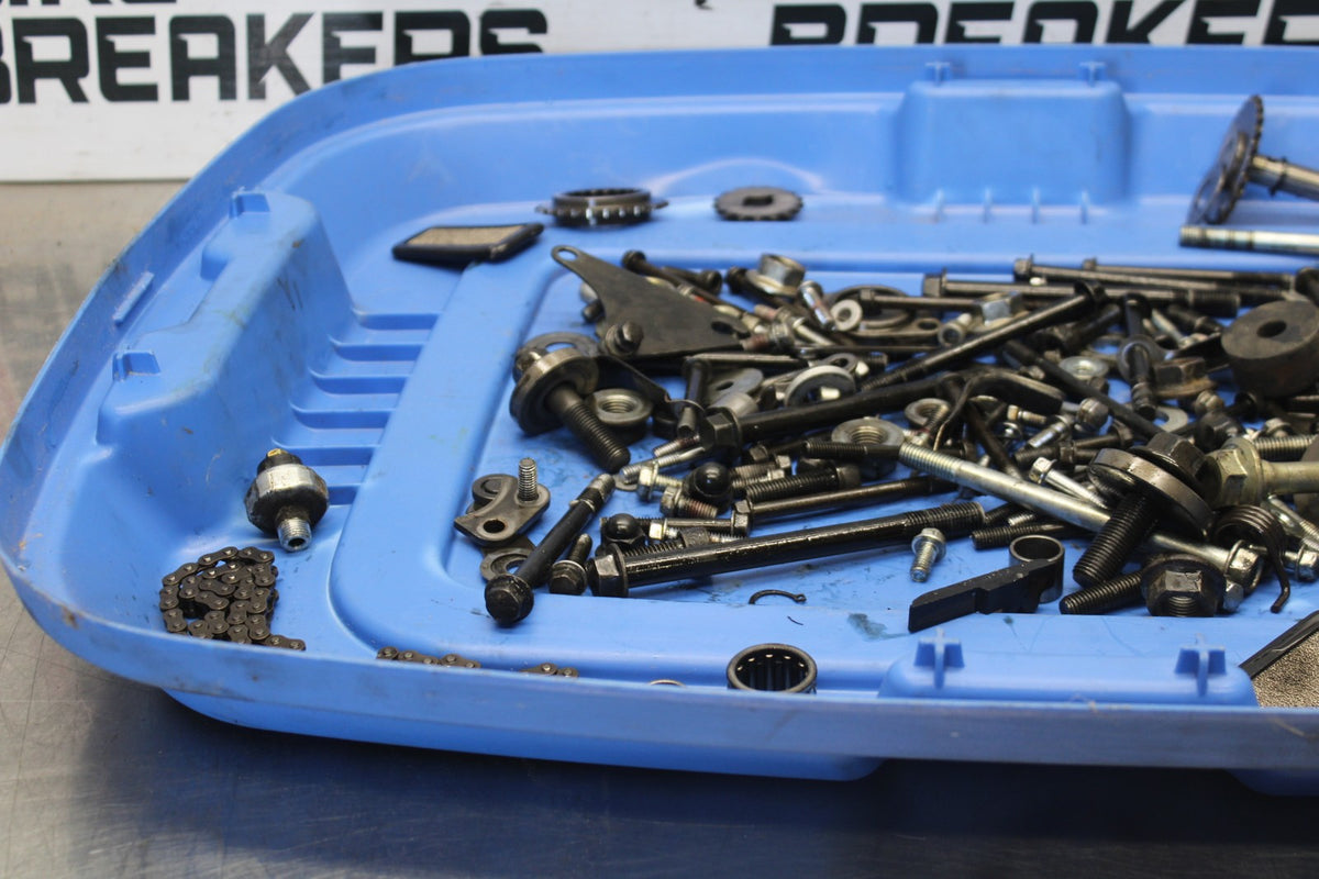 97 KAWASAKI VULCAN 1500 VN1500D CLASSIC ENGINE BOLTS HARDWARE MOTOR BB936