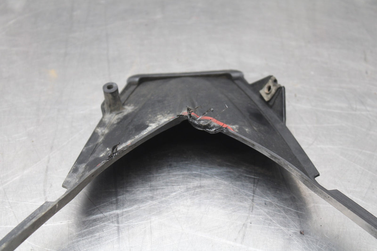 05 YAMAHA YZF R6 FRONT LOWER INNER EXHAUST V FAIRING COWL GUARD BB858