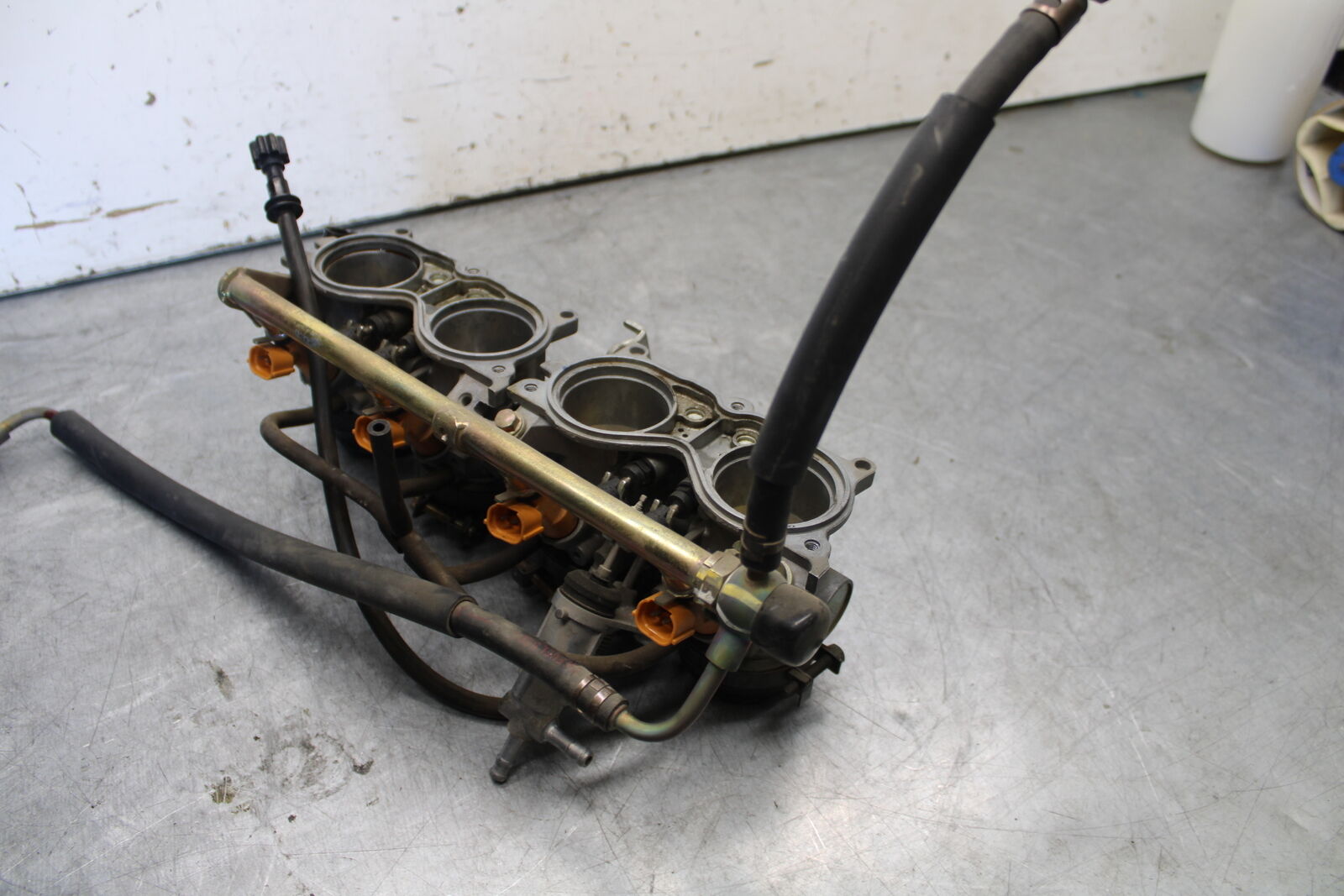 05-06 HONDA CBR600RR MAIN FUEL INJECTORS / THROTTLE BODIES 16401-MEE-A01 BB655