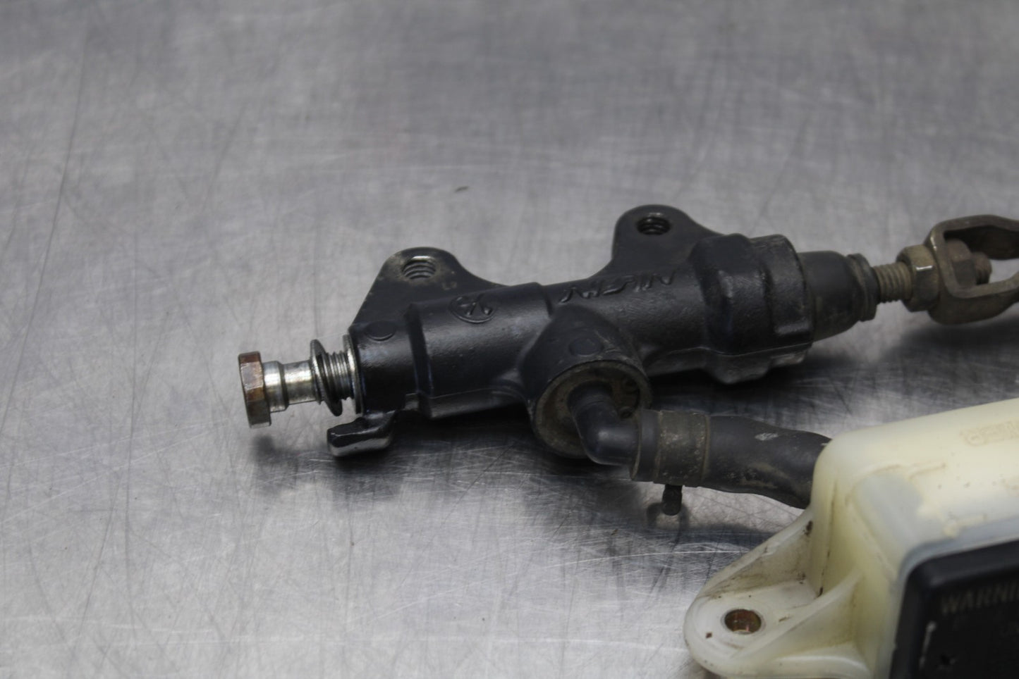 05 TRIUMPH ROCKET III REAR BACK BRAKE MASTER CYLINDER W RESERVOIR BB186
