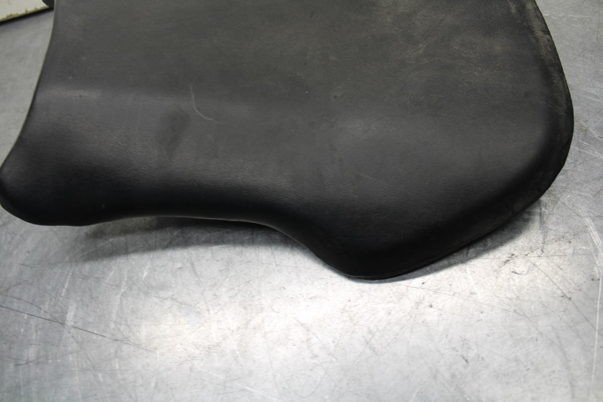03-04 HONDA CBR600RR FRONT DRIVERS SEAT PAD SADDLE PILLION 77100-MEE-000 BB614
