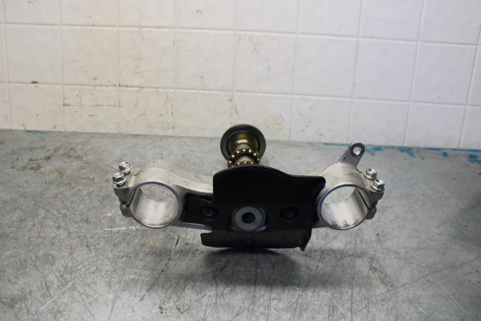 08-10 SUZUKI GSXR600 FRONT FORKS CLAMP LOWER TRIPLE TREE STEM BB430