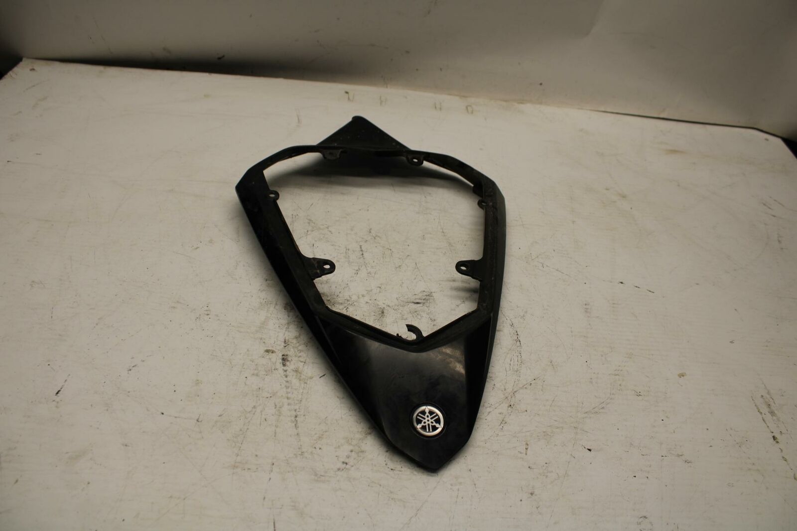 08-17 YAMAHA YZF R6 REAR BACK TAIL FAIRING COWL SHROUD BB354