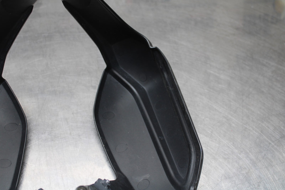 18 YAMAHA SUPER TENERE HAND GUARD COVER SHIELD SET BB832