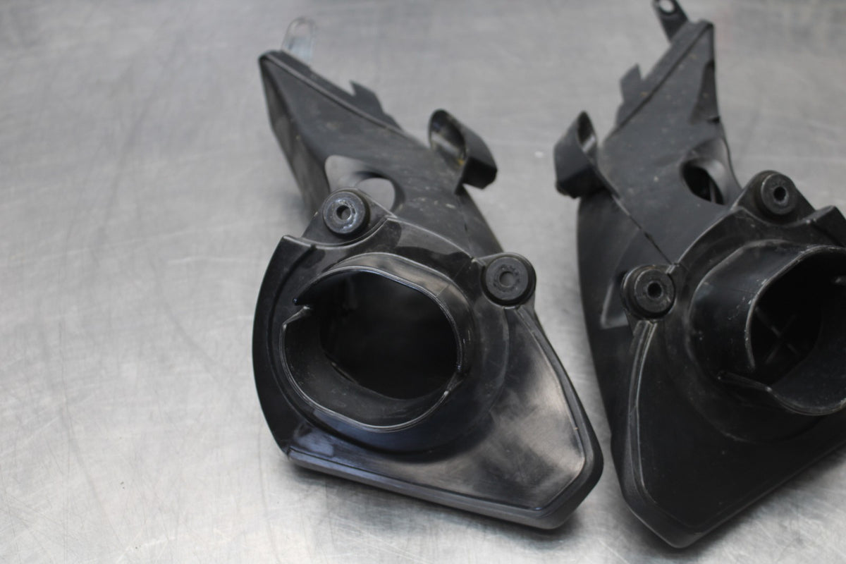 16 APRILIA TUONO V4 1100 RIGHT LEFT AIR INTAKE DUCTS BB905