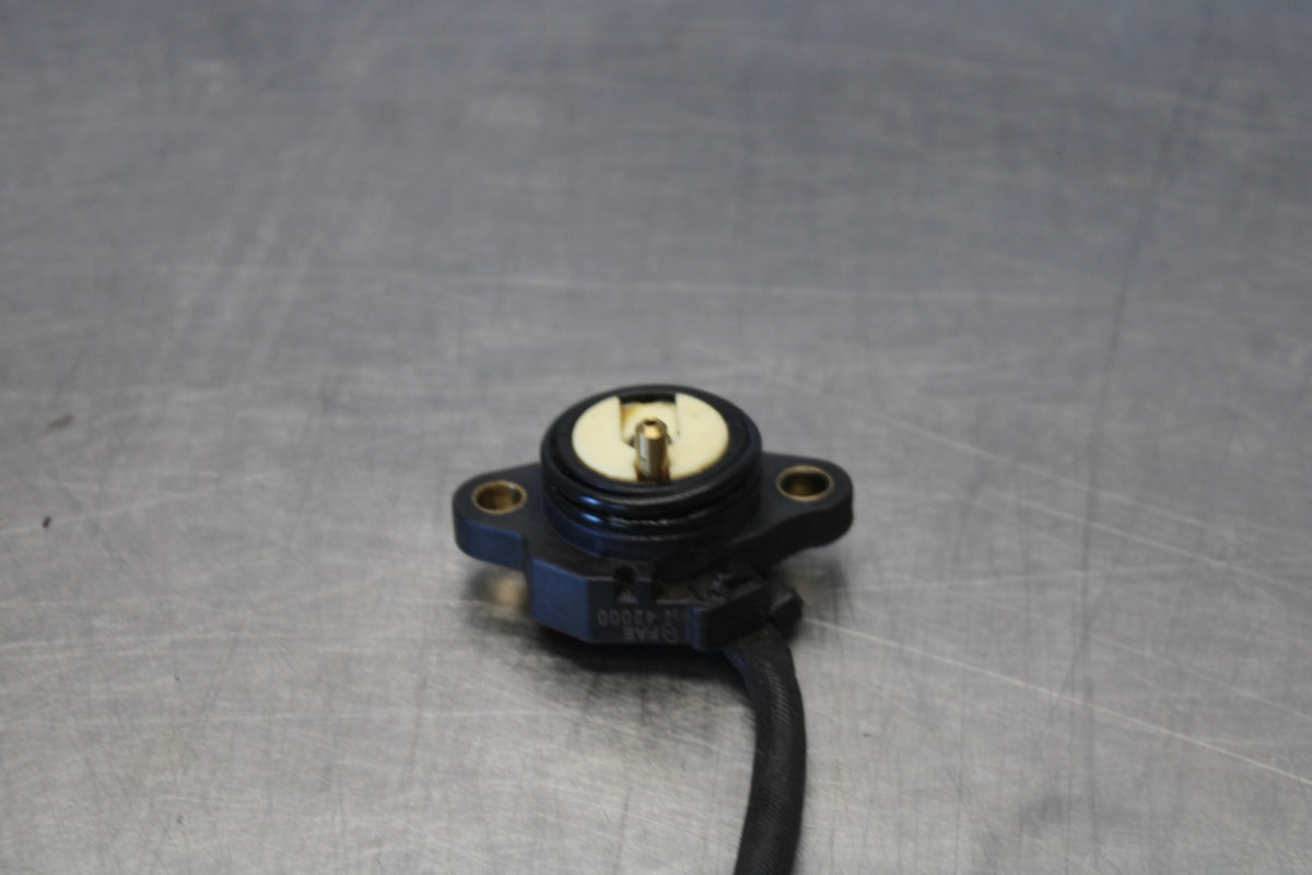 15 TRIUMPH TIGER 800 ENGINE MOTOR GEAR POSTION SENSOR BB873