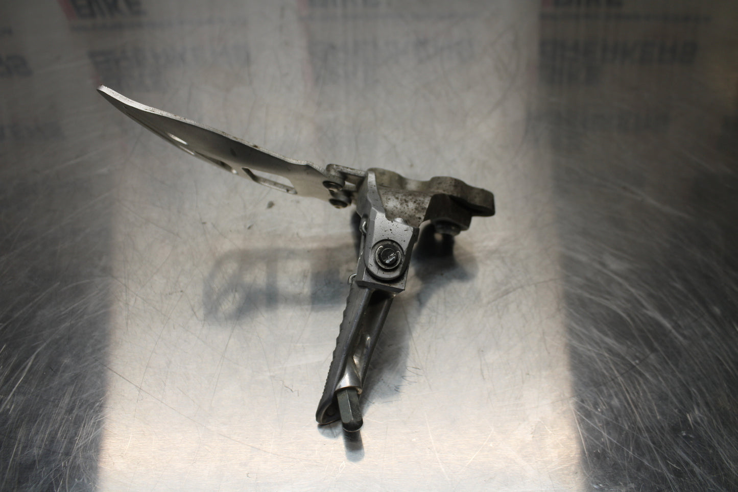 11 SUZUKI GSXR1000 LEFT REARSET REAR SET DRIVER FOOT PEG REST STOP BB142