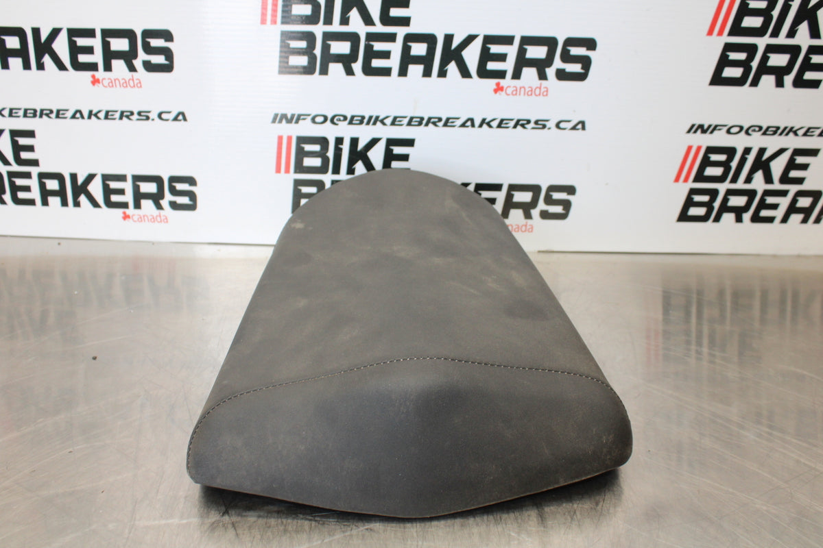 15-16 HONDA CB300F REAR BACK PASSENGER TANDEM SEAT PAD SADDLE PILLION BB150