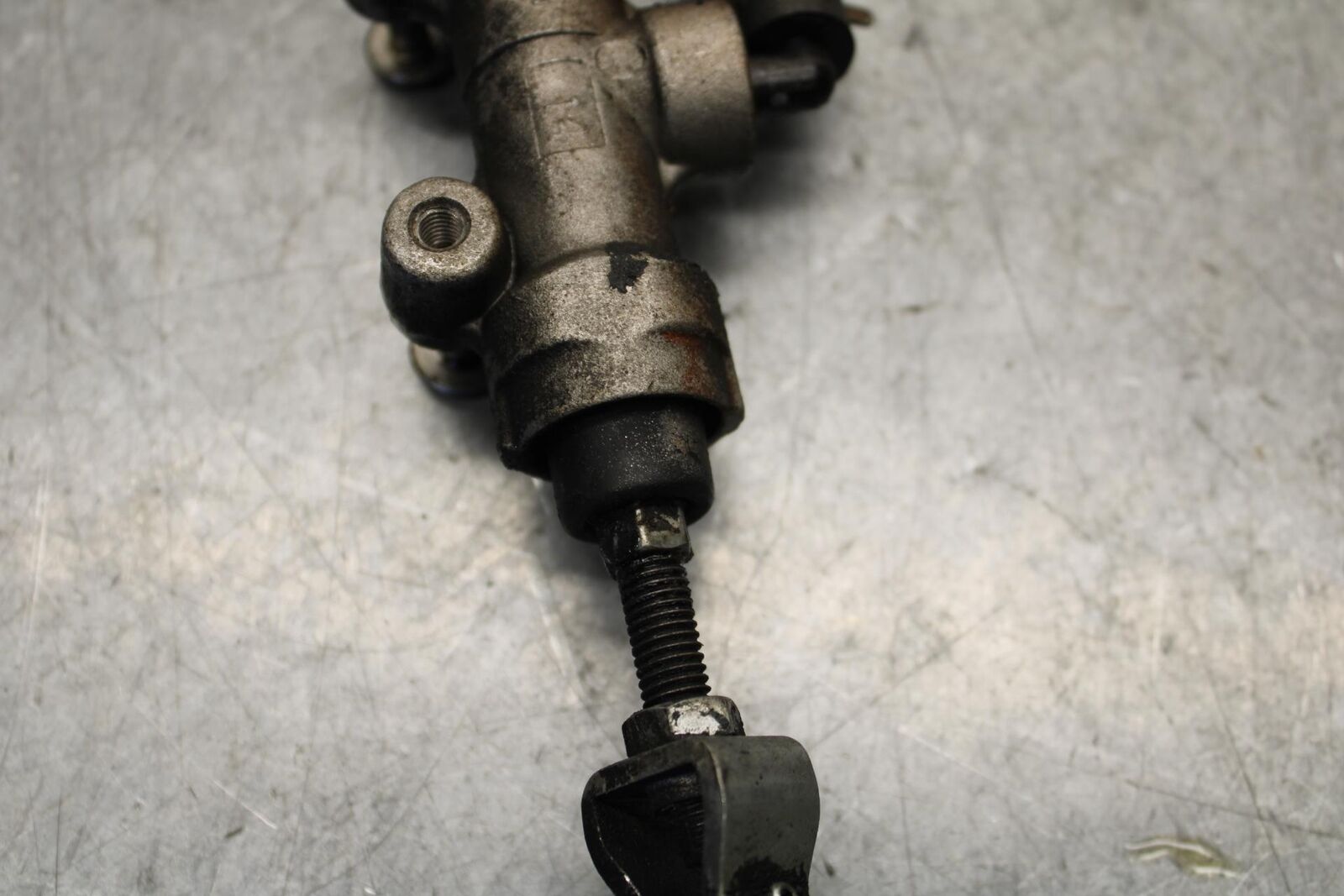 08-10 SUZUKI GSXR750 REAR BACK BRAKE MASTER CYLINDER W RESERVOIR BB58