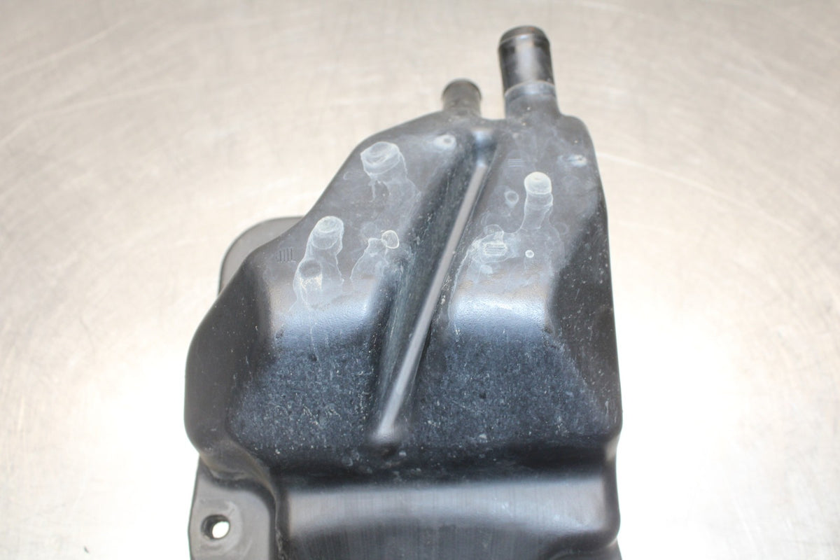 02 DUCATI MONSTER 620 ENGINE MOTOR OIL BREATHER TANK BB851