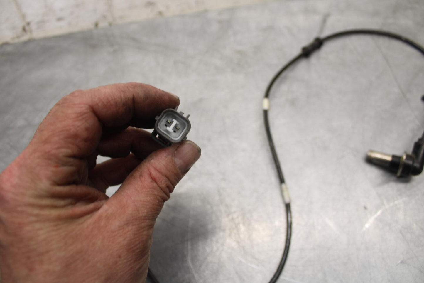 2015 Kawasaki Ninja 300 EX300B ABS FRONT ABS BRAKE SENSOR BB518