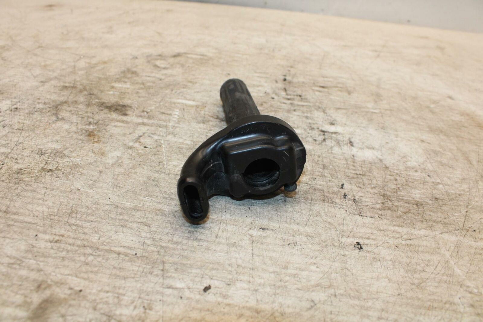 05-21 SUZUKI DRZ400SM THROTTLE CABLE LINE HOUSING GUIDE BB376