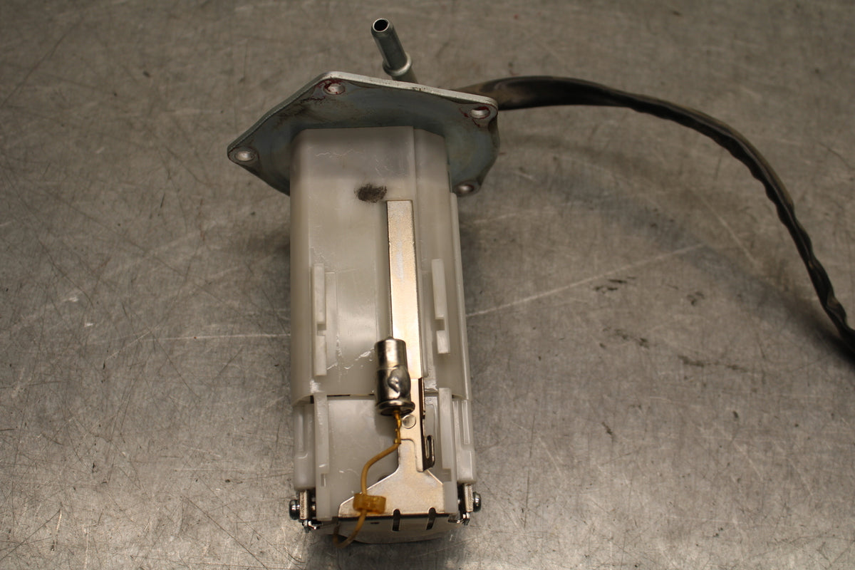 16 KAWASAKI NINJA ZX10R FUEL PUMP GAS PETROL SENDER UNIT 49040-0750 BB650
