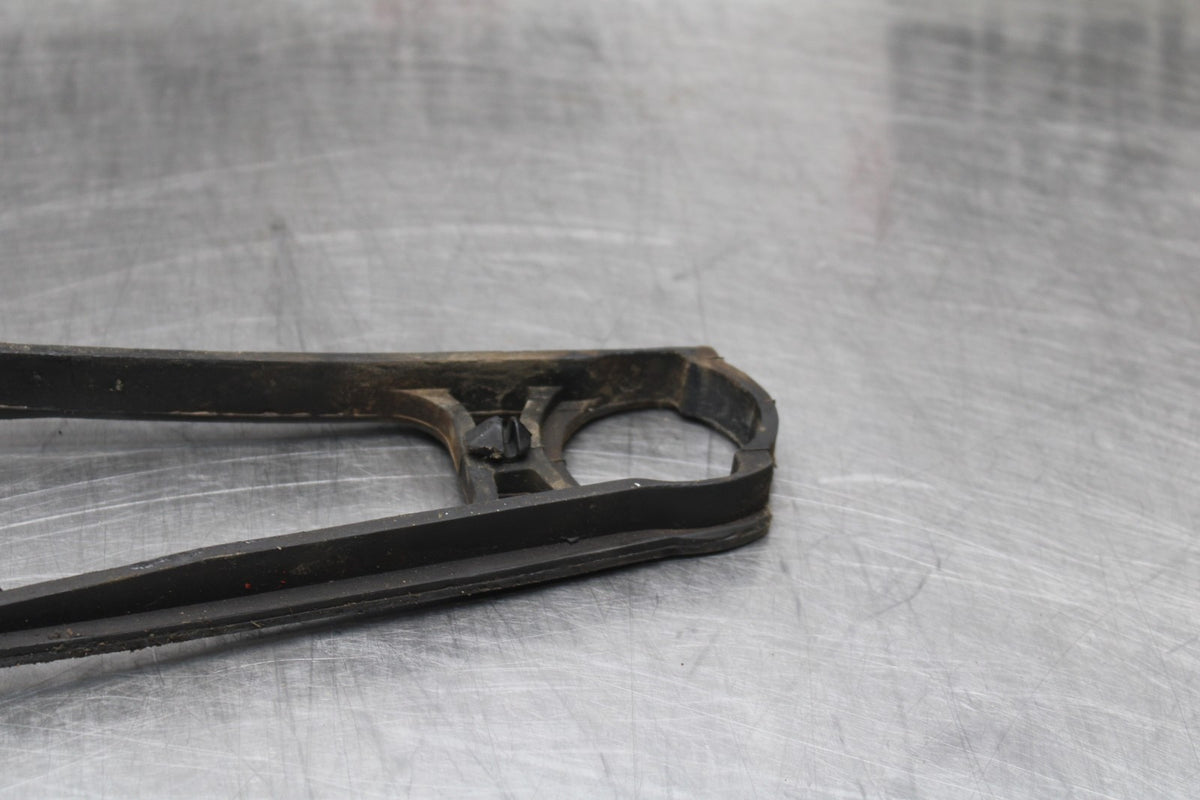 23 YAMAHA YZF R3 SWINGARM CHAIN BUFFER SLIDER GUIDE BB806