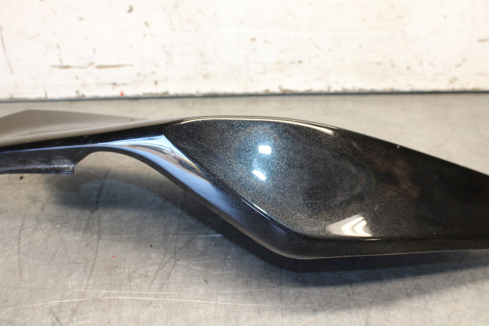 19-22 KAWASAKI Z400 RIGHT REAR BACK TAIL FAIRING COWL SHROUD BB708
