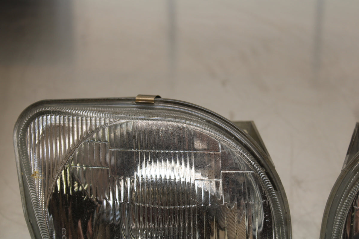 96 YAMAHA YZF750R FRONT HEADLIGHT HEAD LIGHT LAMP BB137