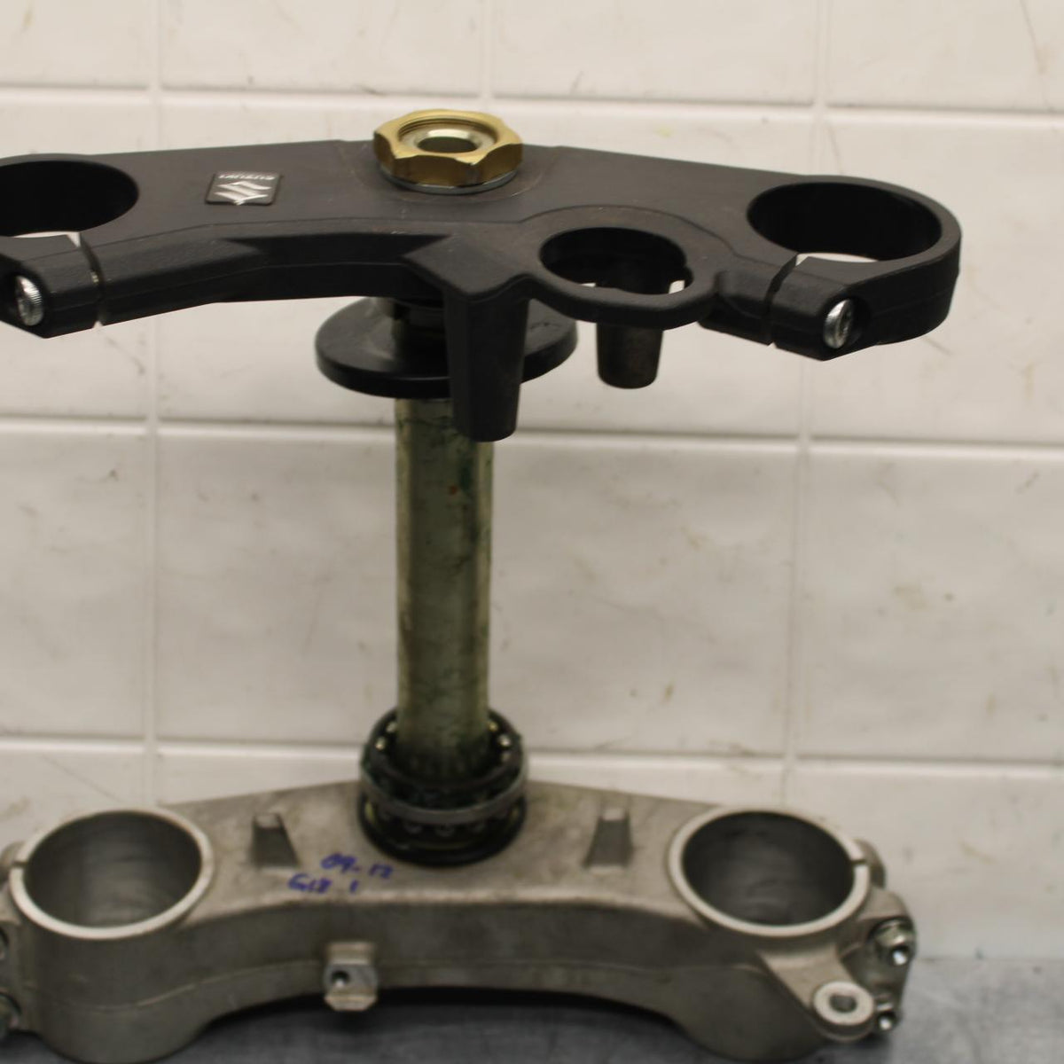 2009 to 2012 GSXR1000 FRONT LOWER AND UPPER TREES STEM BB582