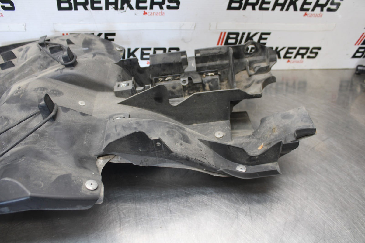 06-07 HONDA INTERCEPTOR 800 VFR800 REAR TAIL UNDERTAIL FAIRING COWL FENDER BB917