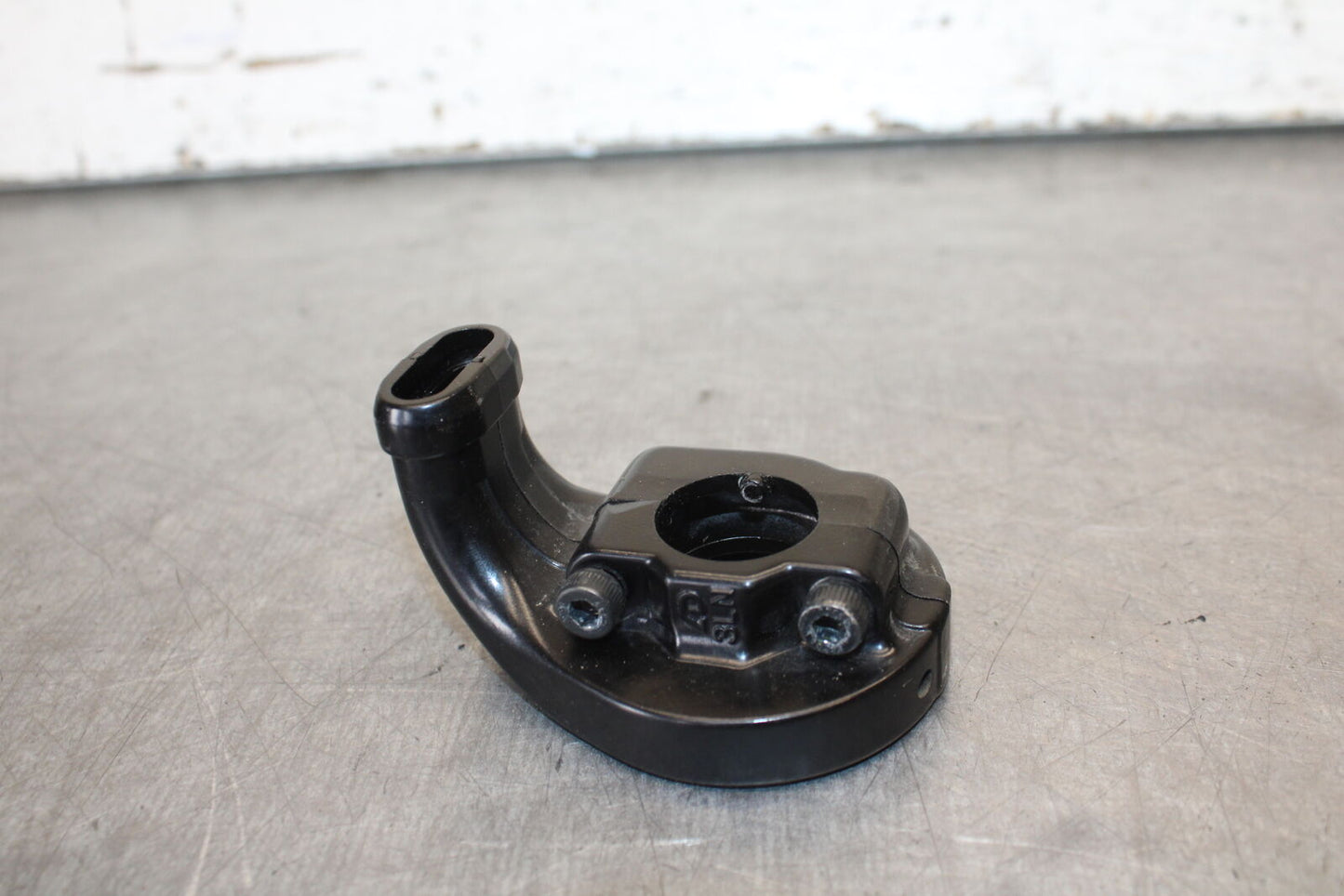 09-14 YAMAHA YZF R1 THROTTLE CABLE LINE HOUSING GUIDE BB696