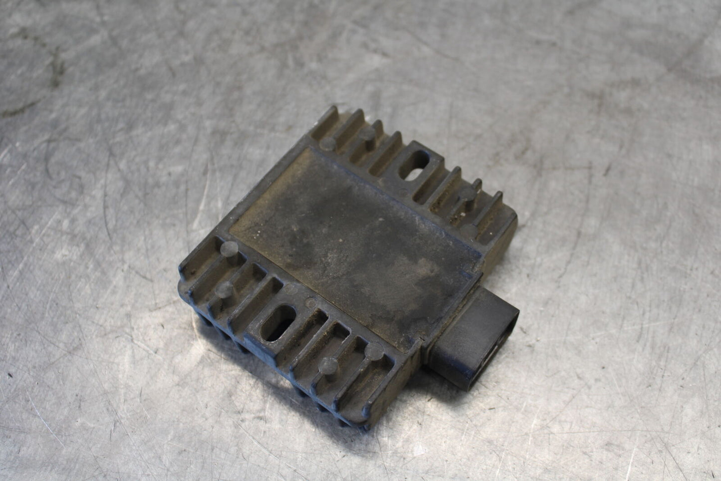 05-06 YAMAHA ROYAL STAR RECTIFIER VOLTAGE REGULATOR BB697