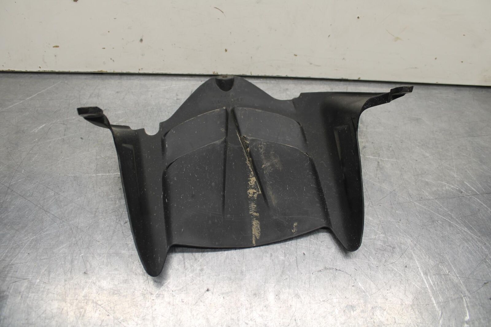 23 KAWASAKI NINJA ZX6R 636 REAR BACK WHEEL TIRE HUGGER FENDER BB609