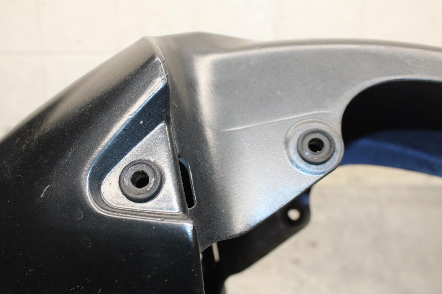 2000 Yamaha YZF R6 FRONT WHEEL FENDER COWL FAIRING BB558